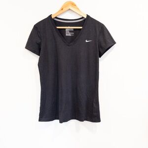 Nike Dri Fit Regular Fit Black V Neck Logo Workout Tee Medium Athleisure